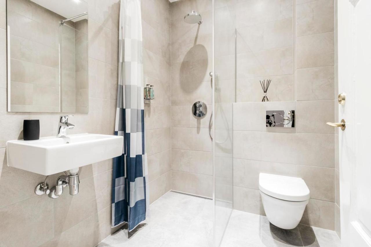 Queens Palace Apartment *